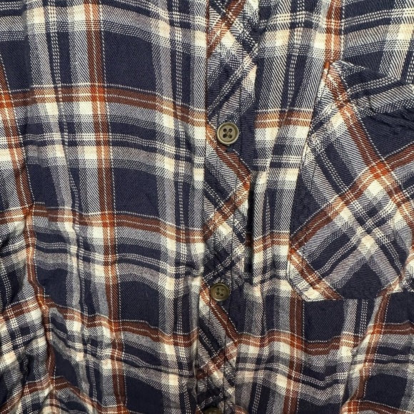 Universa Thread Women’s plaid button down shirt size XL - Picture 3 of 12